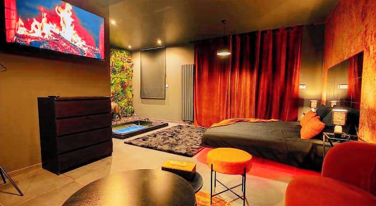 Holiday apartment with jacuzzi — photo 2