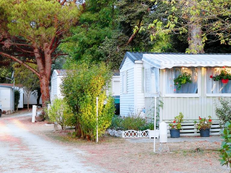 Nice mobile home with pool & terrace | Pets are welcome — photo 3