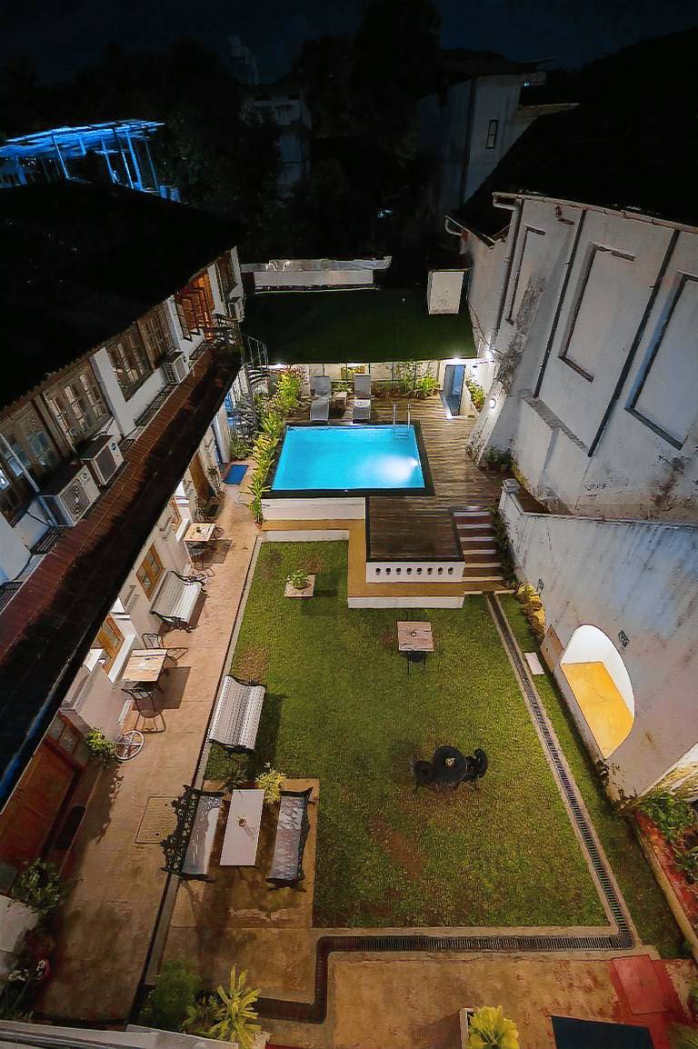 Old Courtyard Hotel