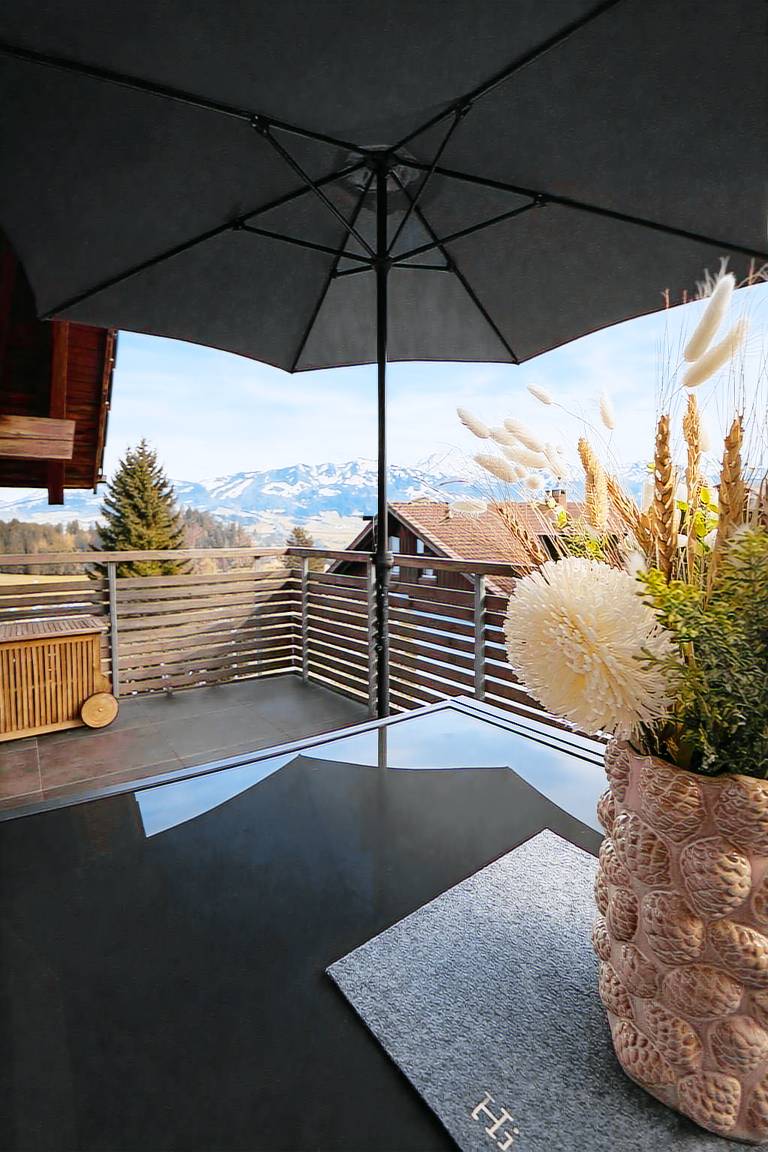 Rental apartment with patio | Mountain view — photo 2