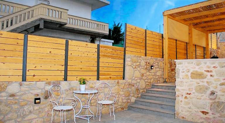 Fully equipped villa with BBQ, yard & terrace | Pets allowed — photo 4