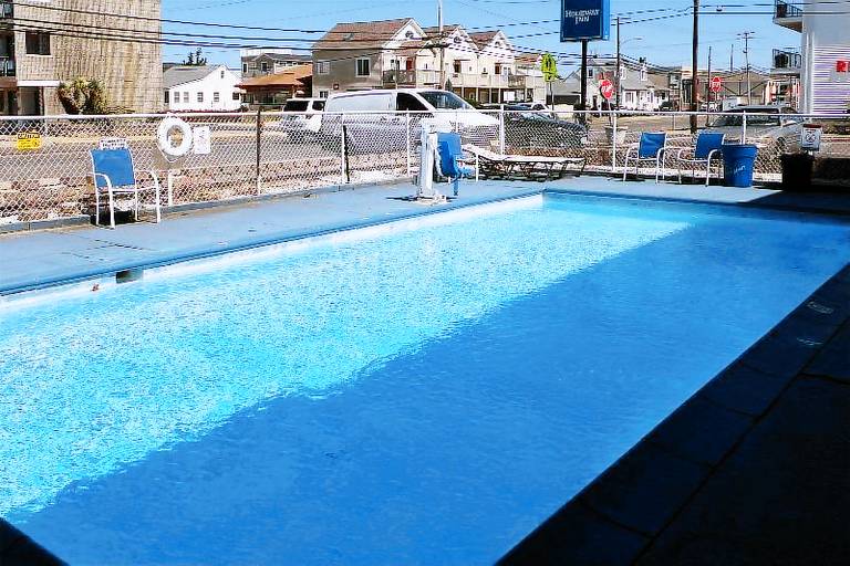 Rodeway Inn Island Beach State Park — photo 3