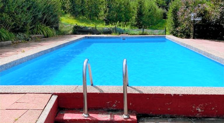 Apartment with yard & private pool | Pets allowed — photo 4