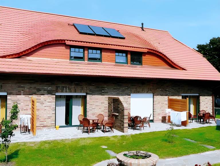 Serviced apartment with terrace, garden & jacuzzi | Pet-friendly in Bergen auf Ruegen