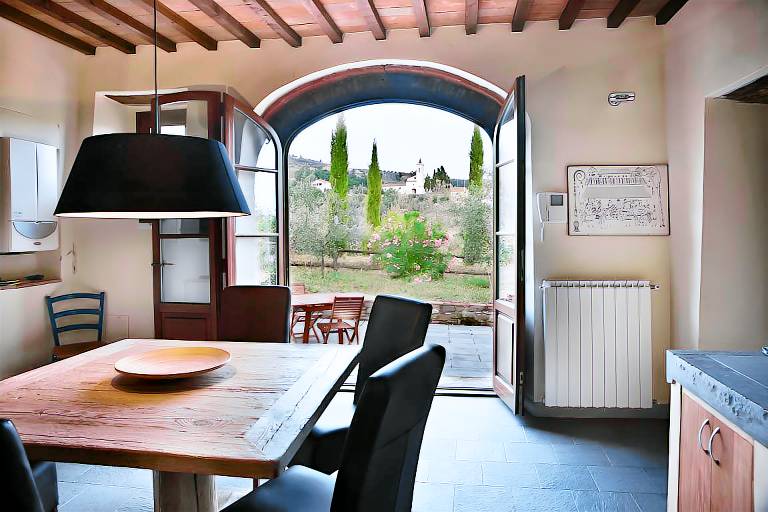 Casa Leonardo Flat – Vacation Home with Pool in Vinci, Near Florence in Vinci