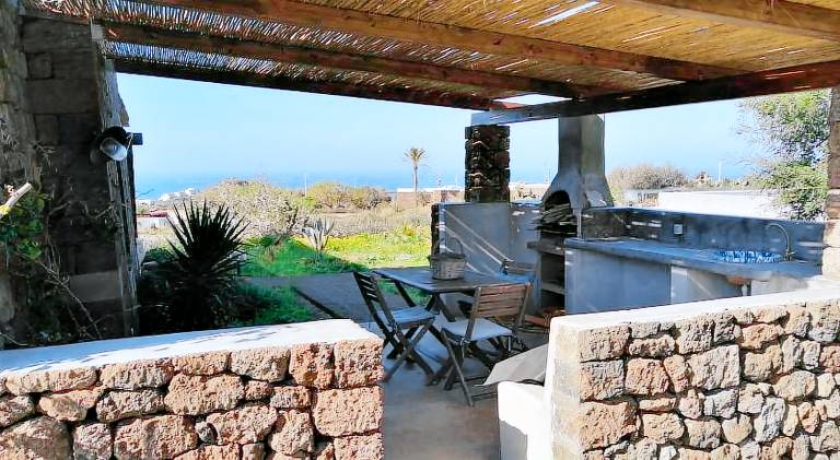 Pleasant villa with pool, barbecue & yard | Pets are welcome — photo 5