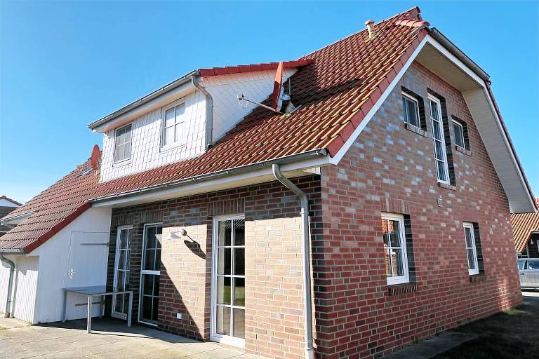 Fully equipped wonderful rental apartment with garden & patio | Beach nearby | Pet-friendly — photo 2