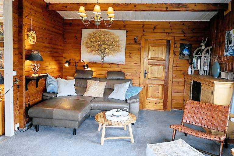 Blockhaus für Familien & Freunde – mit Garten, Kamin & Terrasse — photo 3