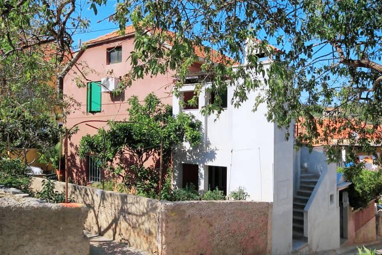 Apartma  Sali