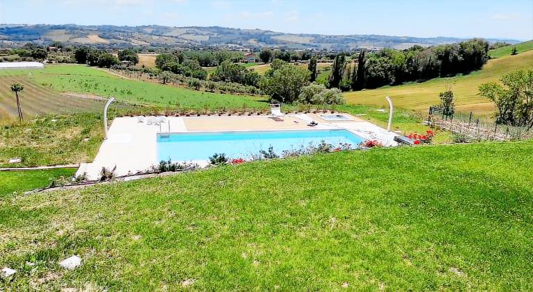 Farm with pool & hot tub — photo 5