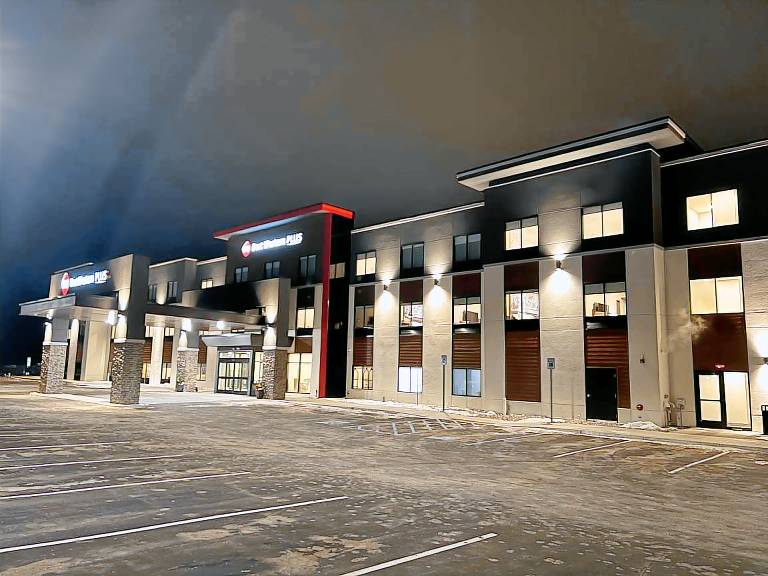 Best Western Plus Marquette Hotel & Suites — photo 3