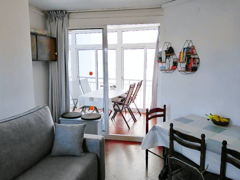 Family-oriented holiday apartment with patio | Beach view | Beach nearby | Pet-friendly — photo 5