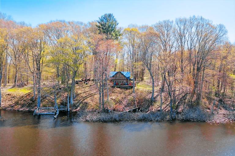 Cabin Lawrence