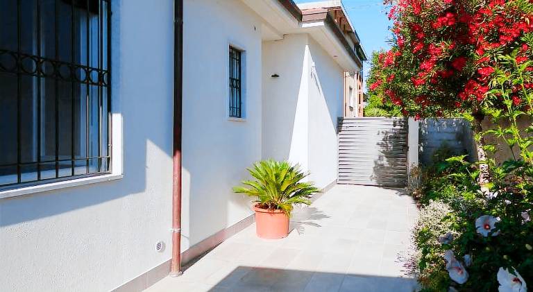House with 3 rooms for 7 persons in Ameglia