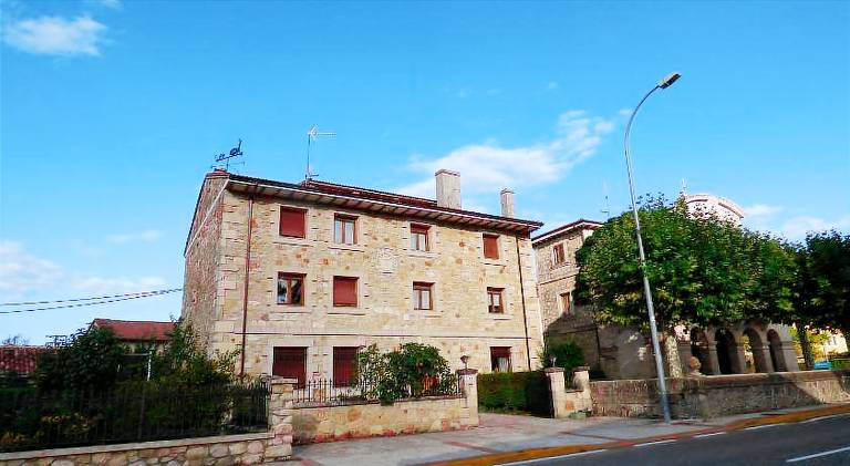 Vacation home with garden & BBQ in Burgos