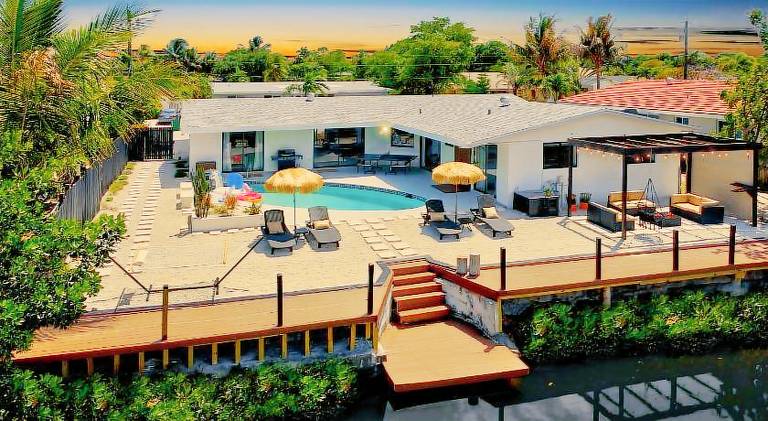 Vacation home with pool | Pets allowed in Sunny Isles Beach, FL