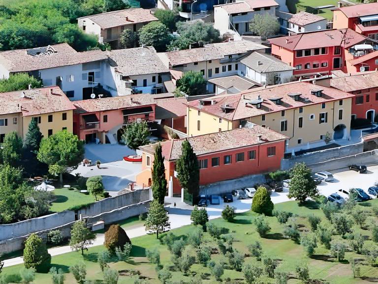 Wonderful farm with barbeque, garden & pool | Pet-friendly in Manerba del Garda