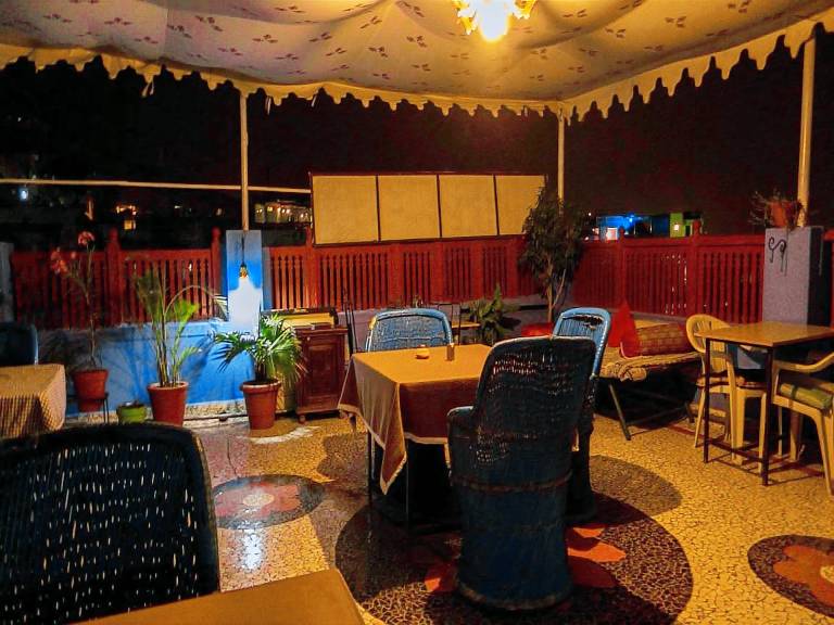Serviced apartment with patio — photo 3