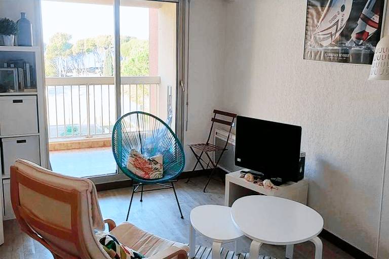 Holiday apartment with pool — photo 4