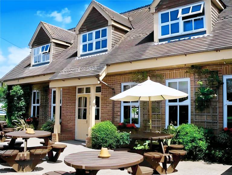 Woodfalls Inn
