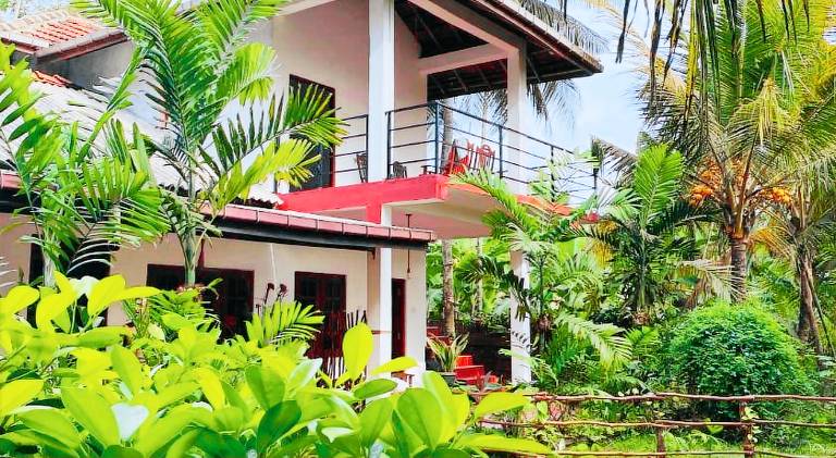 Riverbend Surf Lodge - Midigama — photo 3