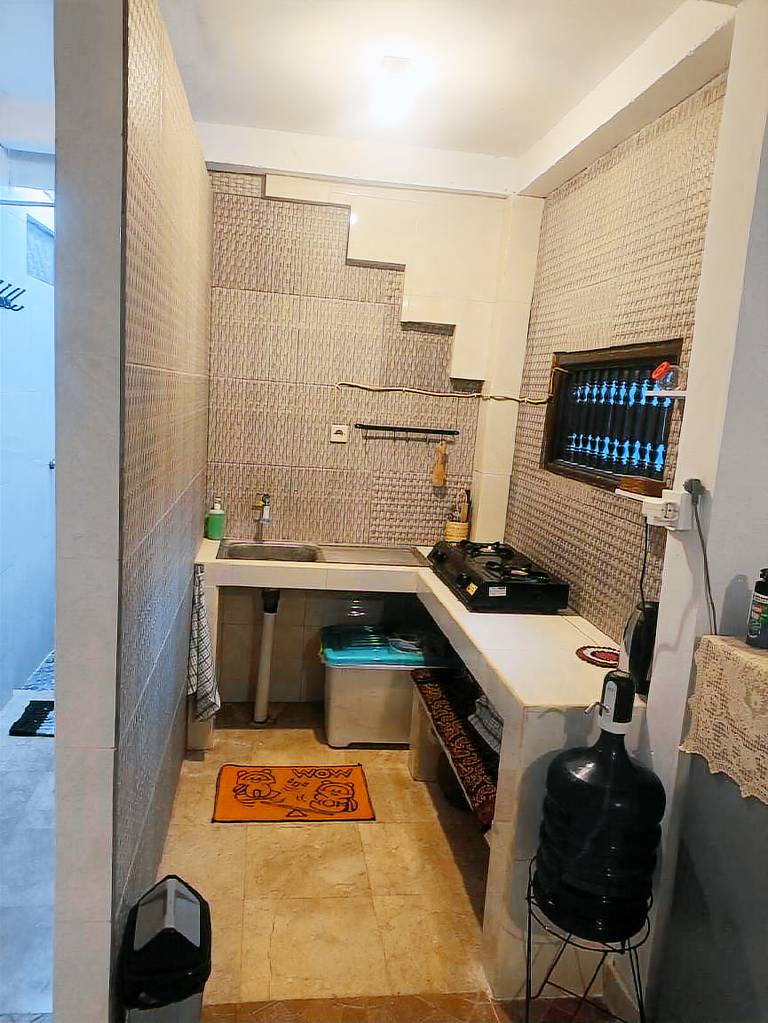 Apartment with yard — photo 3
