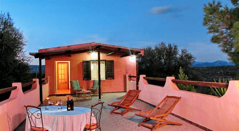 House with garden & patio | Pets are welcome — photo 3