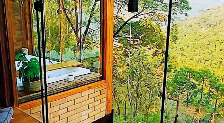 Lodge with garden & hot tub — photo 4