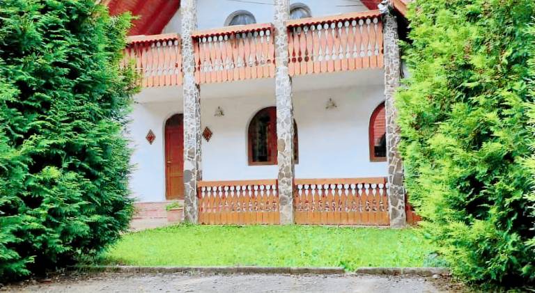 House with 4 rooms for 12 persons in Sibiu