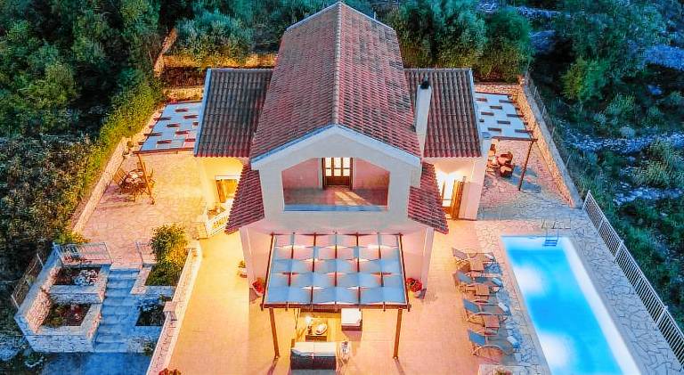 Villa with terrace, garden & barbecue — photo 4