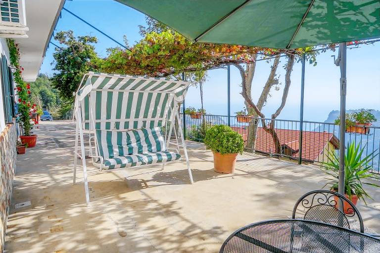 Apartment 'Bella Veduta' with Sea and Mountain Views — photo 2