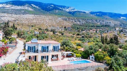Villa Lourdata