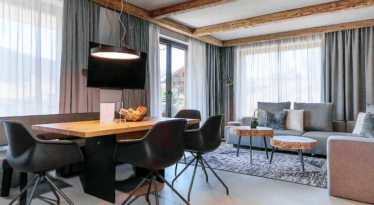 Serviced apartment with pool, jacuzzi & patio | Good for workation | Pet-friendly — photo 2