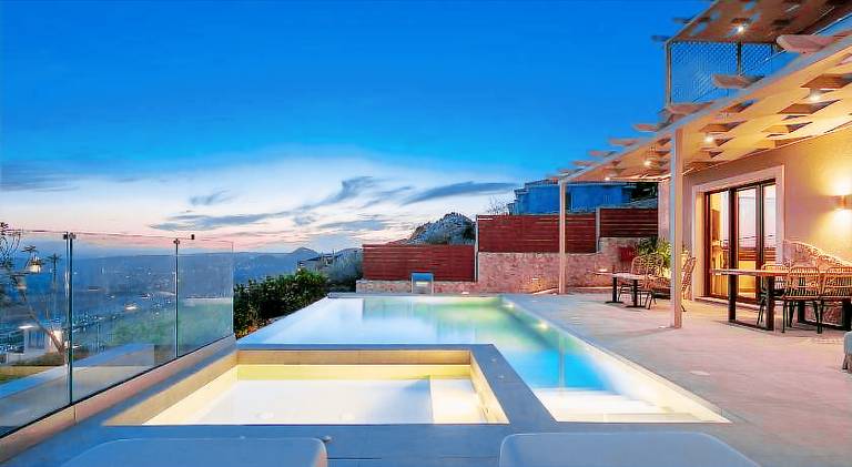Villa with terrace, garden & private pool — photo 3