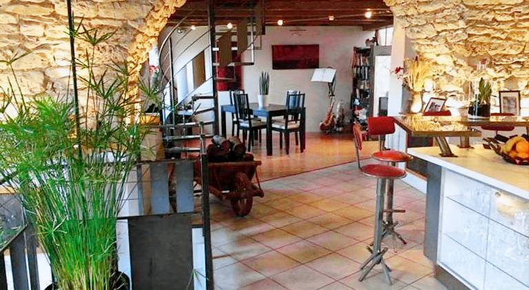 House with jacuzzi in Millau