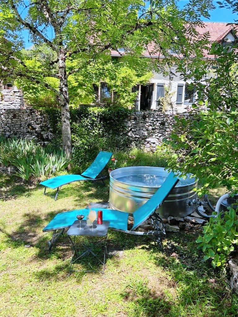 Gite with yard, barbecue & private pool in Cahors
