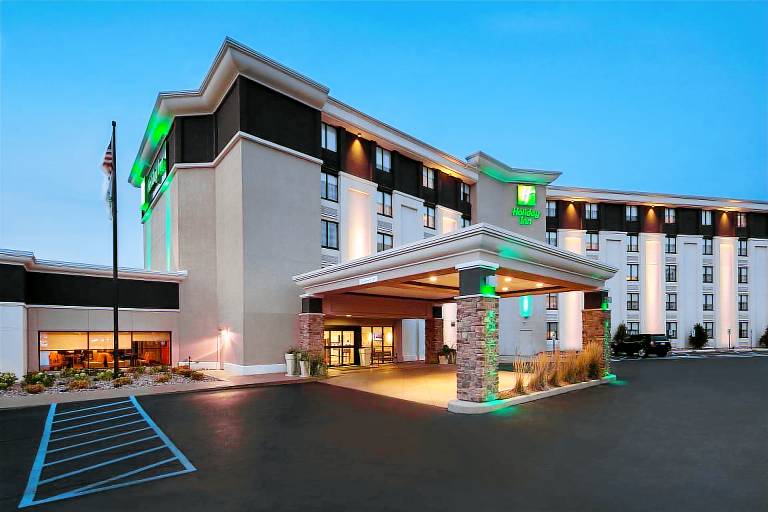 Holiday Inn Milwaukee Riverfront By IHG in Milwaukee, WI