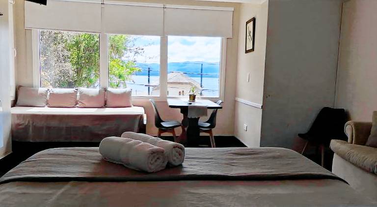Lodge with BBQ, garden & terrace — photo 2
