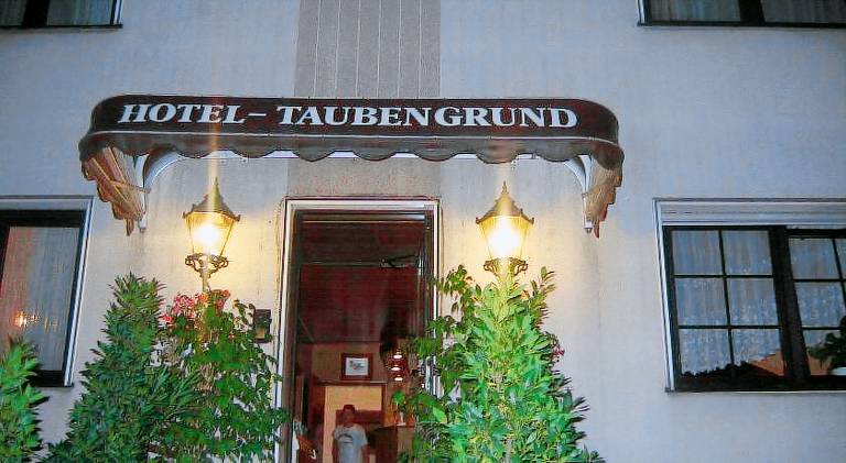 Airport-Hotel zum Taubengrund in Kelsterbach