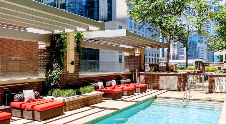 Serviced apartment with terrace, pool & grill | Next to Texas Governor's Mansion — photo 4