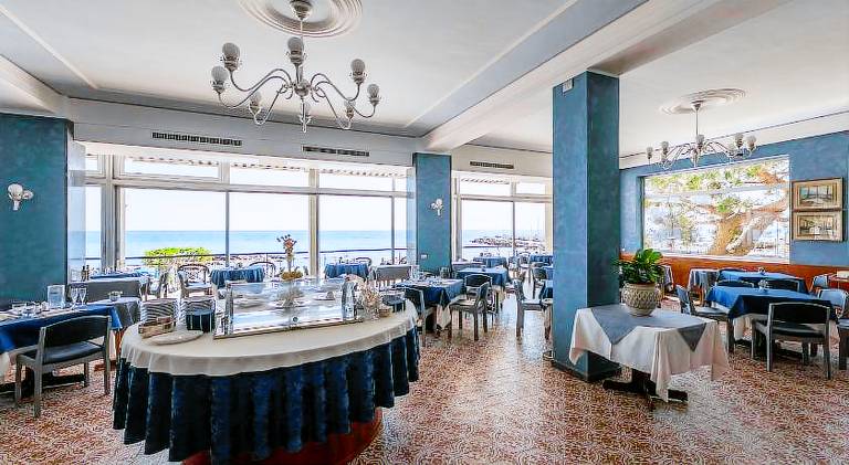 Hotel Bellevue Et Mediterranee — photo 4
