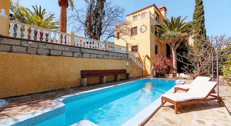 Charming vacation home with pool, patio & garden | Pets allowed — photo 4