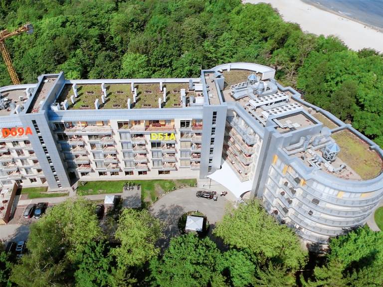 Apartment with terrace & pool | Nature view — photo 4