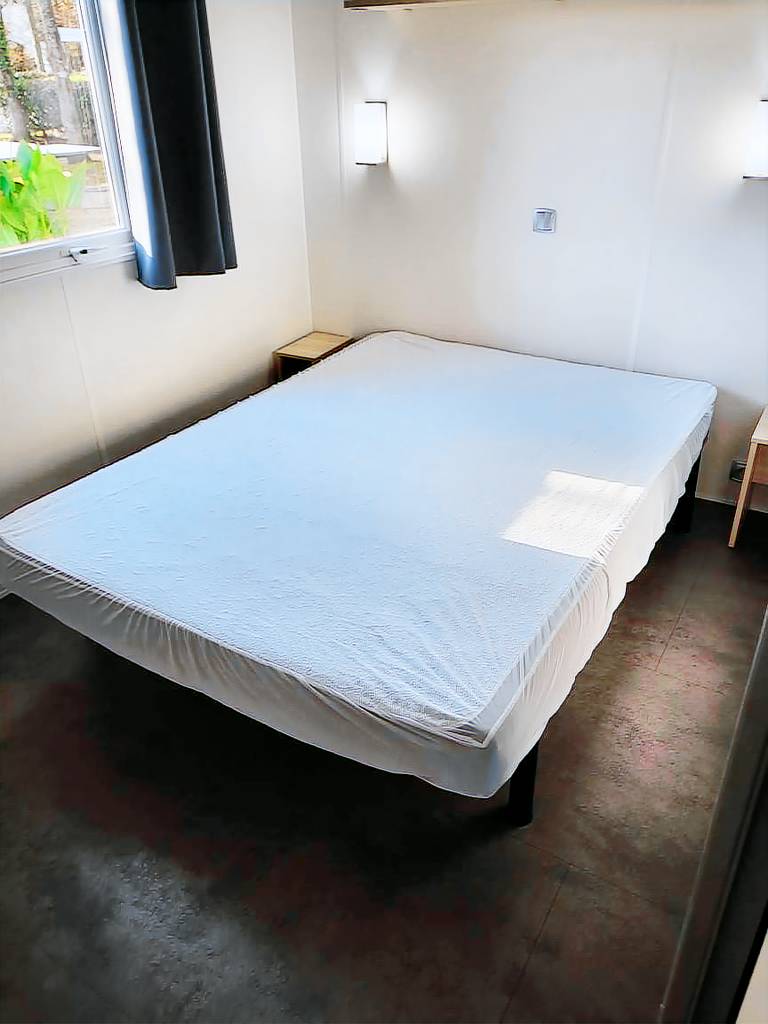 Campsite Du Bois de Beaumard - Mobile-home VIP - 29 m² - 2 bedrooms - Double deck SPA (maximum 2 adults or family) 4 people — photo 4