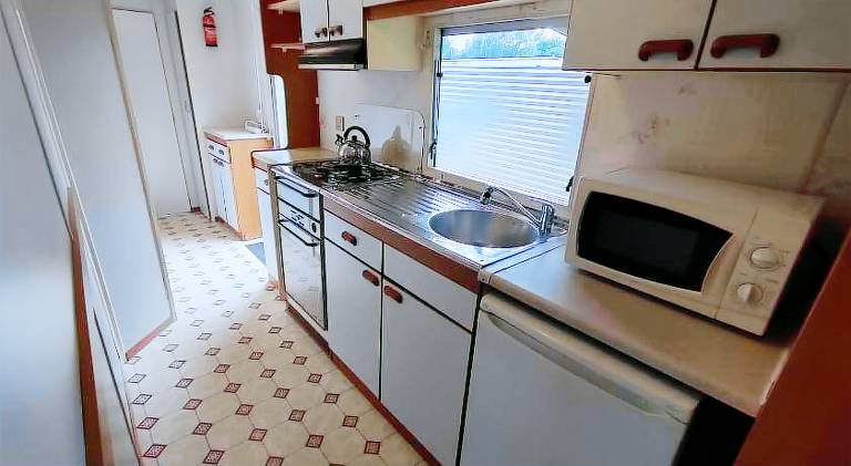 Vacation home with barbeque, yard & patio — photo 5