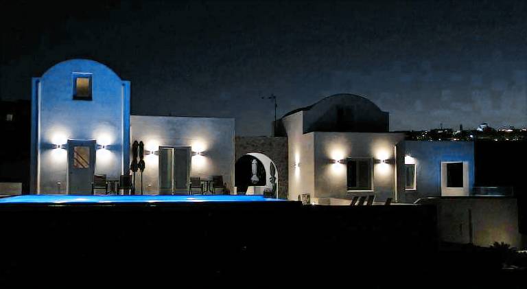 Serviced apartment with yard, terrace & pool | Pets allowed — photo 4