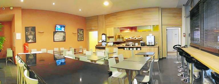 Serviced apartment with 2 rooms for 127 persons — photo 3