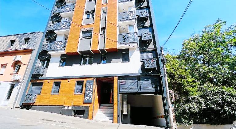 Apartment with yard & terrace | Perfect for remote work — photo 3