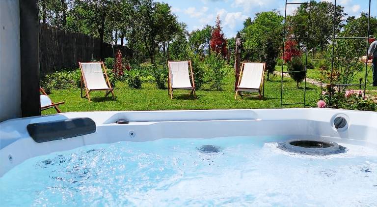 Serviced apartment with jacuzzi, garden & sauna | Pets allowed — photo 3