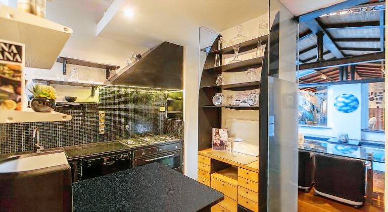 Apartment with patio, private pool & BBQ | Suitable for remote work — photo 4